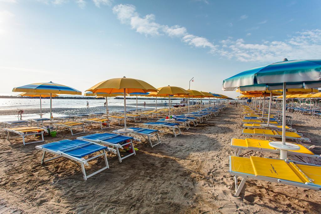 Hotel Asiago Beach リド・ディ・サヴィオ エクステリア 写真