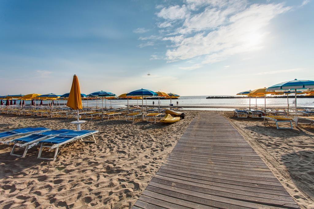 Hotel Asiago Beach リド・ディ・サヴィオ エクステリア 写真