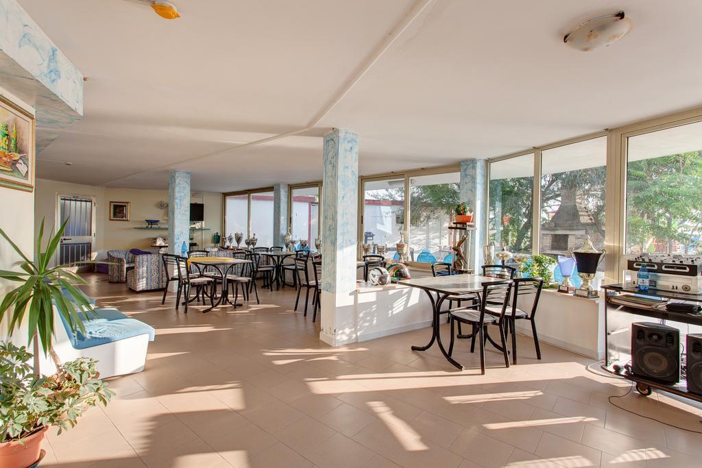 Hotel Asiago Beach リド・ディ・サヴィオ エクステリア 写真
