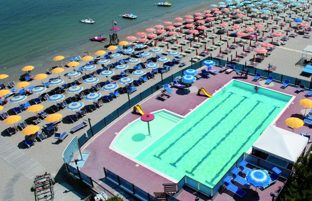 Hotel Asiago Beach リド・ディ・サヴィオ エクステリア 写真